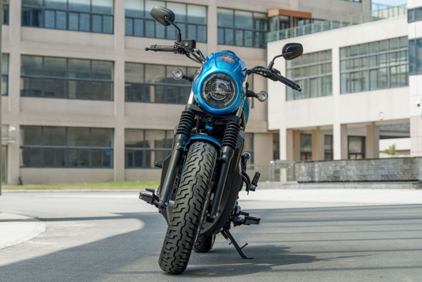 中排量双缸日式Bobber，香帅苍云500MAX，外观更符国人审美