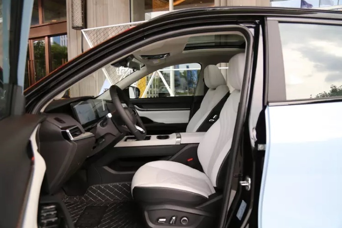 同级唯一全铝车身 中型纯电SUV 奇瑞eQ7今日开启预售
