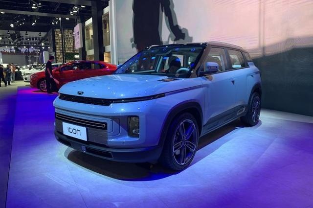吉利icon银河限量版油耗仅5.7L！搭1.5T+48V轻混