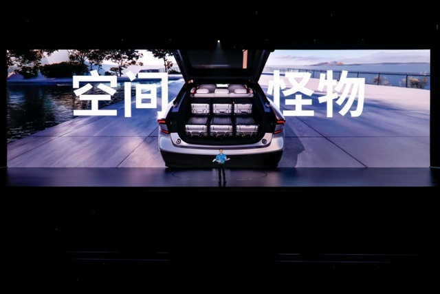 MONA M03大杀四方，P7+24小时订单超3万，小鹏开挂了？