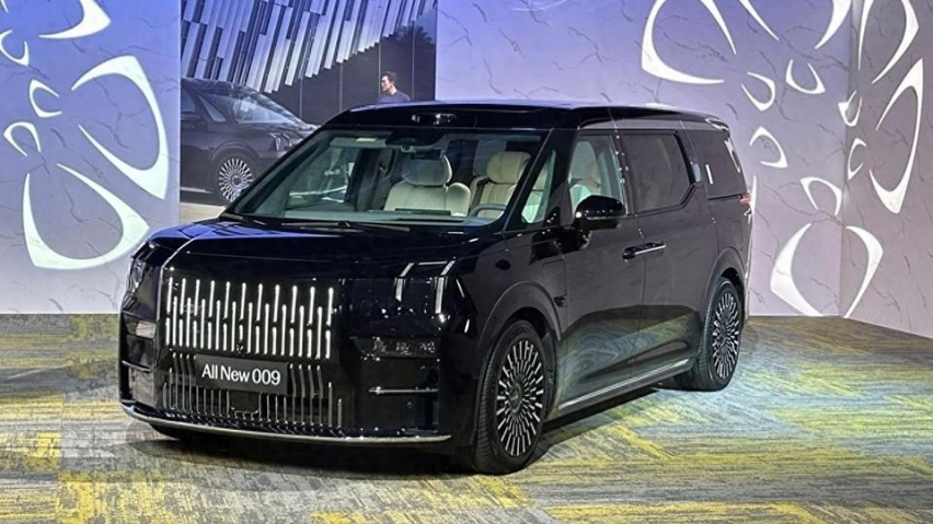 极氪全尺寸SUV，或用2.0T加四电机，新能源的尽头是增程？