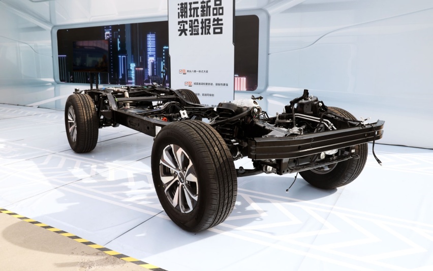 硬核实力+潮玩新定义，全新BJ40到底强在哪儿？