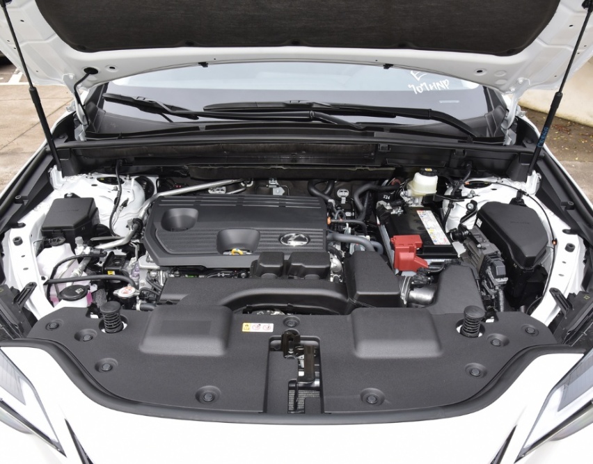 点评2024款雷克萨斯NX：复古潮流指车辆设计风格而非驱动技术