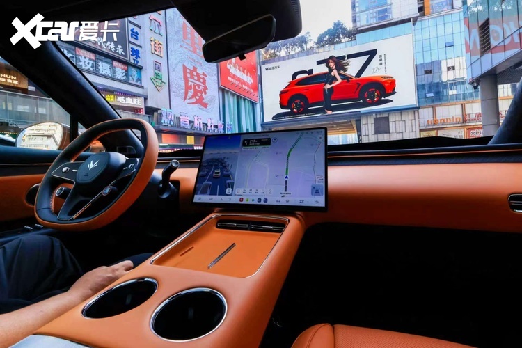 预售订单破6万！极狐阿尔法T7上市，13.28万起的越级大五座SUV