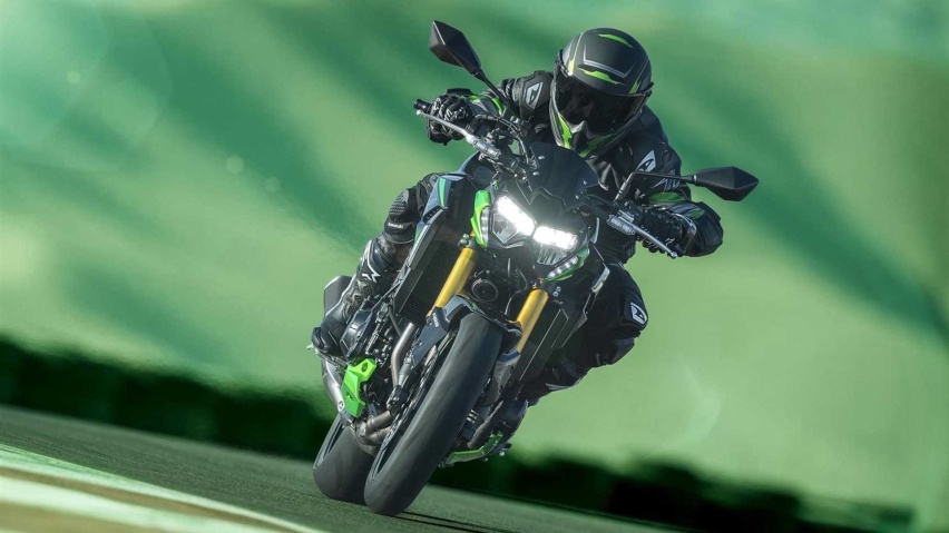 金色前减震、Brembo刹车，川崎Z900 SE正式登场