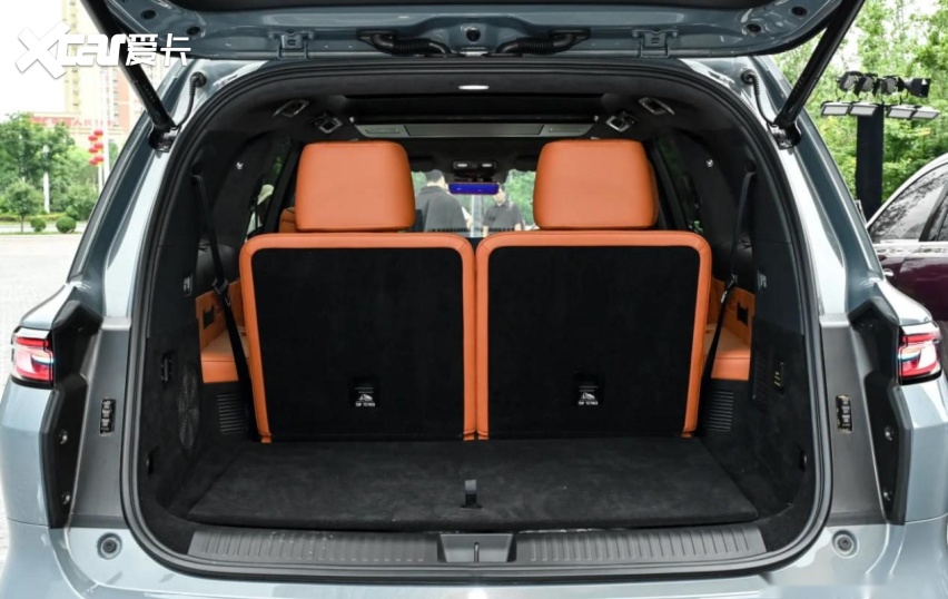 2.0T换1.5T，魏牌V9X家庭版对比加长版，差价1.8万