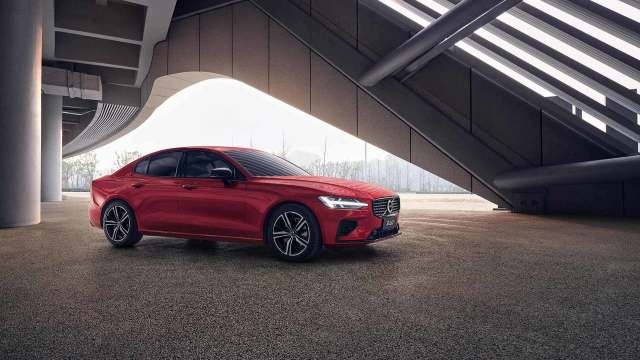 沃尔沃XC60和宝马X3两个“大犟种”，到底谁的坚持更迷人？