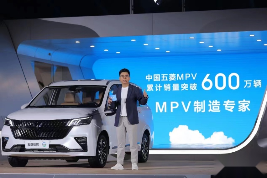 五菱佳辰：自信点，不到10万的国产MPV也能封神