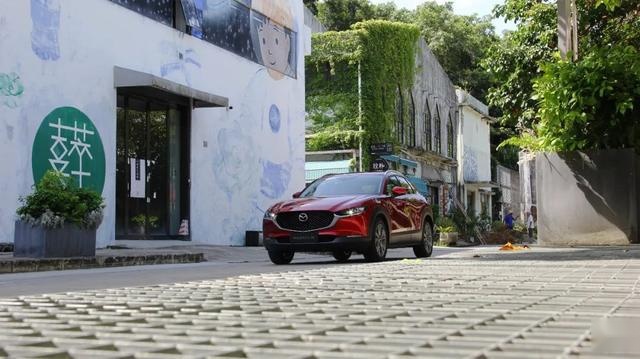 试驾Mazda CX-30，体验“人马一体”的驾控乐趣
