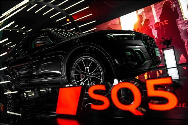 奥迪在重庆隧道搞“灯”？打探全新奥迪SQ5 Sportback隧道秘展