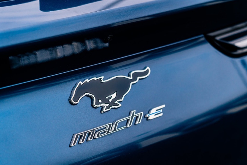Mustang Mach-E测评：底盘Q弹，转向带感 | 莫工撩车