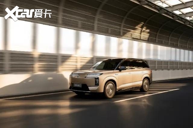 首搭AI超级智能体迪迪虾，腾势N8L纯电上市29.98万元起