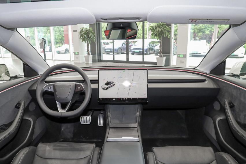 特斯拉Model 3高性能版来了，33.59万，零百加速3.1秒