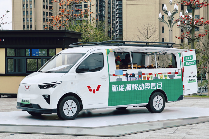 五菱新能源厢货扬光上市，在7.18万起步价面前，槽点不存在了