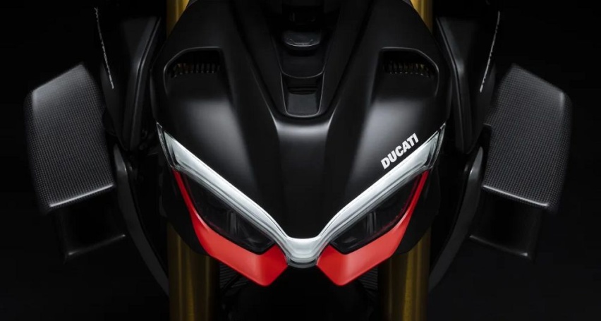 2025款宝马S1000R预计换上全新双头灯造型