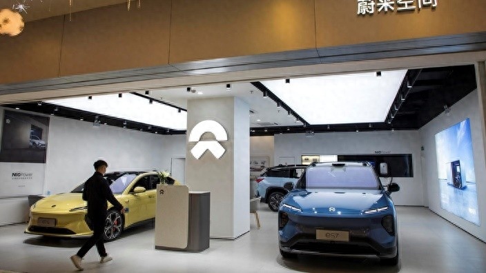 余承东敢说新M7遥遥领先，底气是新一轮电池价格大跌？