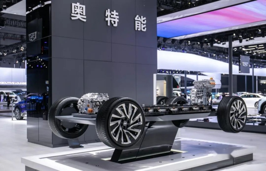 奔驰EQE 、凯迪拉克锐歌、沃尔沃EX90等豪华纯电SUV，谁更值得选