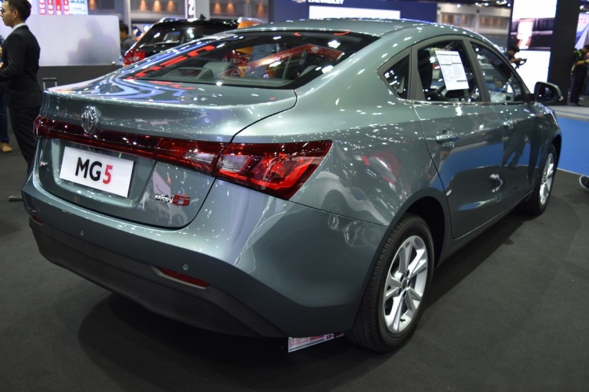 MG5-sedan-rear-three-quarters-at-2017-Bangkok-International-Motor-Show.jpg