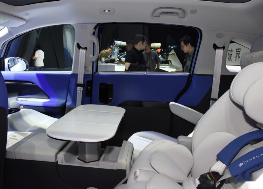 2023款极狐考拉，宝妈专用车？这几样技术专为宝宝开发