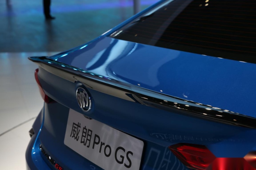 上海车展：家轿也能这么疯狂？实拍别克威朗Pro GS
