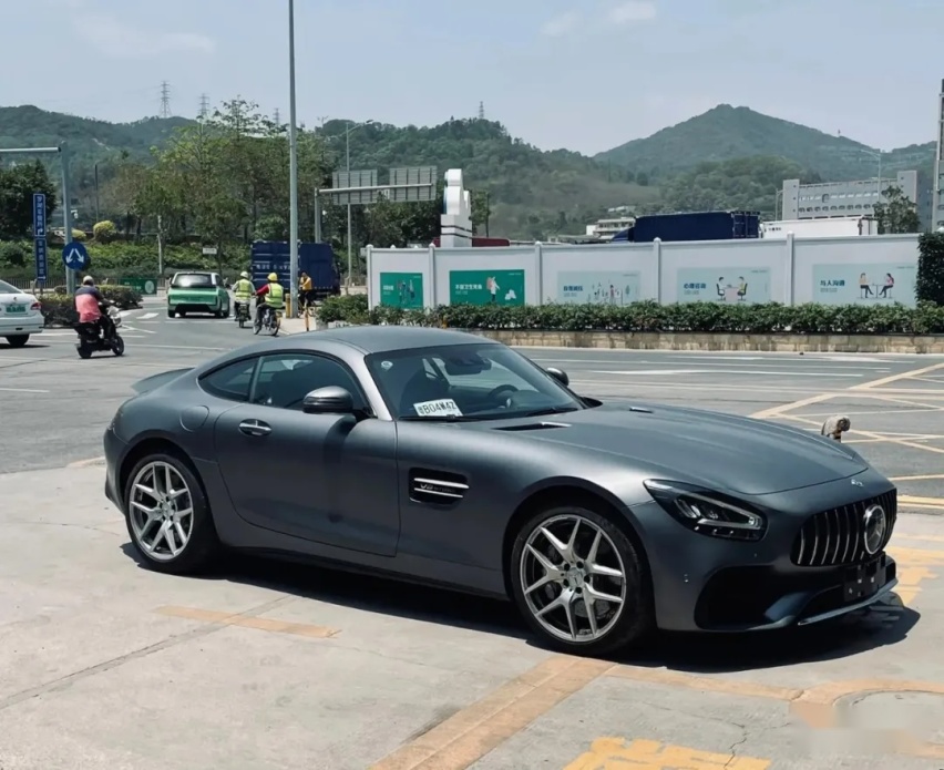 油耗堪比纳智捷的梅赛德斯-AMG GT，两天一箱98你受得了吗？
