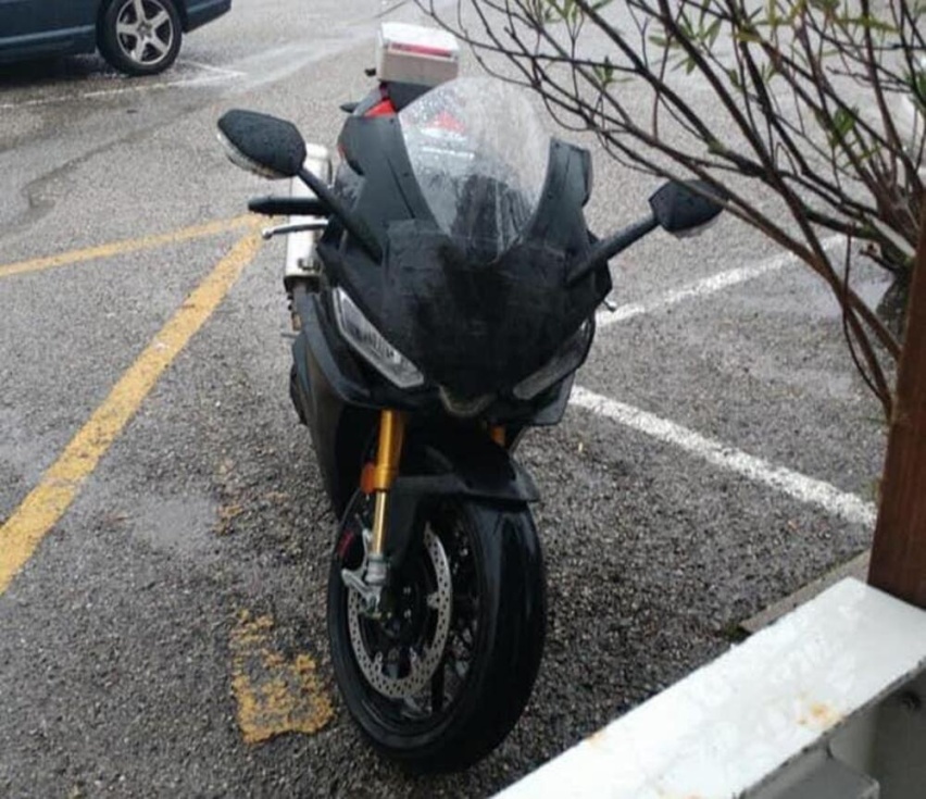阿普利亚RSV4新款谍照曝光 家族化设计与RS660相似