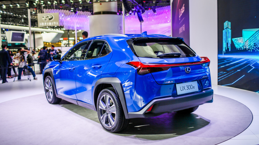 雷克萨斯终于有了电动车 车展实拍续航400公里的UX300e