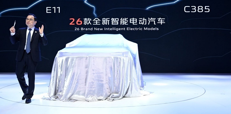 上海车展：实拍全新长安CS55PLUS，今年还有两款新电动车