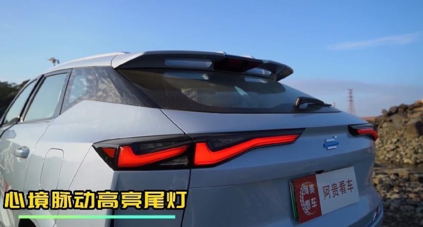 这款国产混动SUV油耗低续航超1200公里，轻松打卡福建最美海岸线