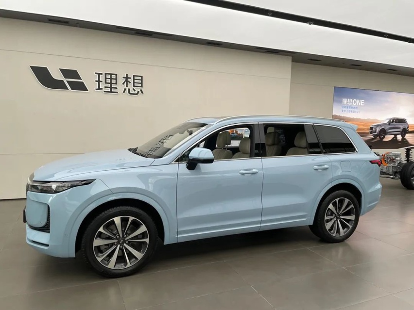 横向对比了五个电动车品牌的人机交互，最差的居然是特斯拉
