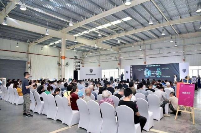 “狮”来运转 东风标致启动百城巡回签售会