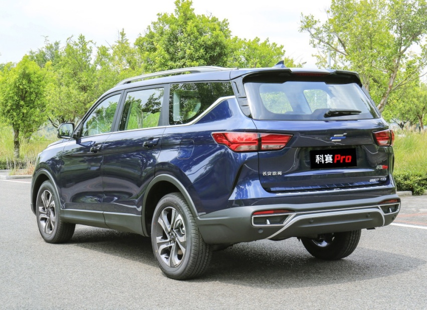 长安6座中型SUV上市,不到9万,搭蓝鲸1.5T,轴距2米8