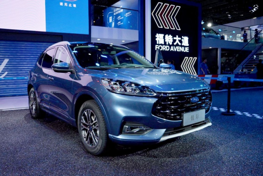 换代对新秀，全新丰田RAV4对比福特锐际，谁才是当红一哥
