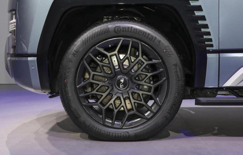 百万级别的国产大型SUV，仰望U8用实力霸气回应“质疑国产者”！