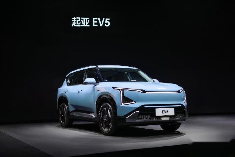 起亚两款SUV有纯电有燃油，EV5坐镇新能源，索奈限时起售价8.89万
