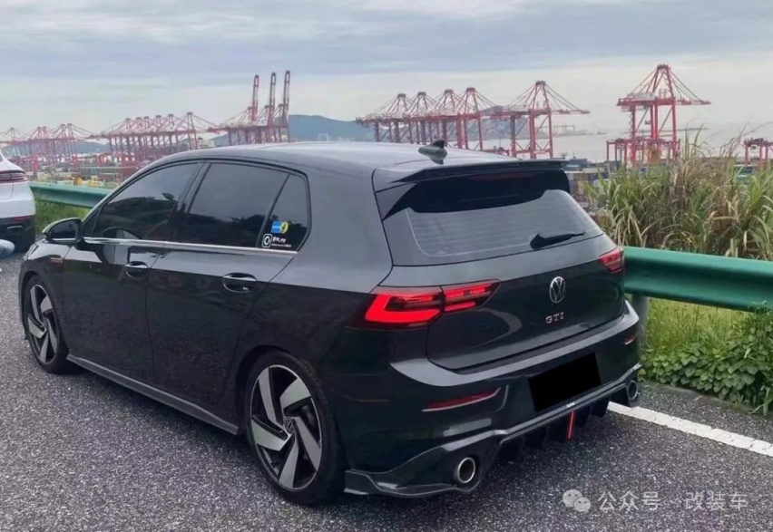 走街风的大众8代高尔夫GTI，一切都拿捏得恰到好处