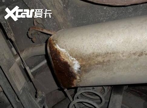 排气管生锈了只能眼看着越锈越严重吗？有什么处理方法？