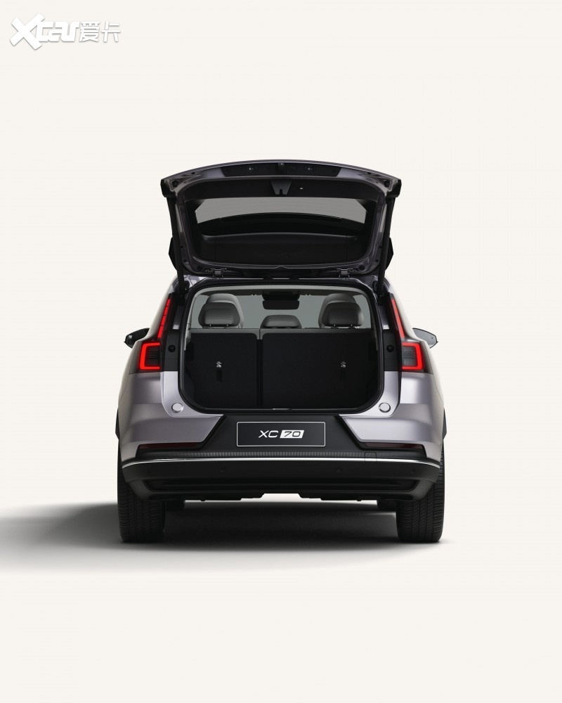 家用中大型SUV选哪款：XC70与汉兰达空间对比