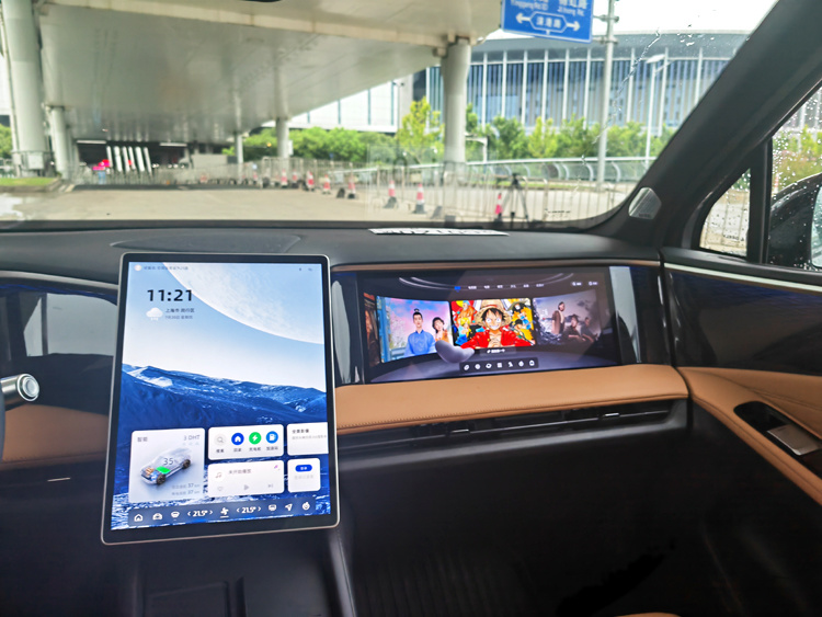 科技电混SUV 试驾吉利银河L7