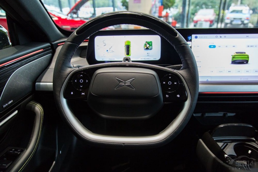 Model 3对比小鹏P7 价格相近该怎么选？