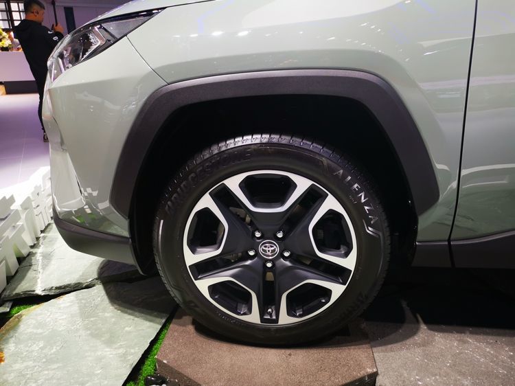 全新RAV4亮相上海车展