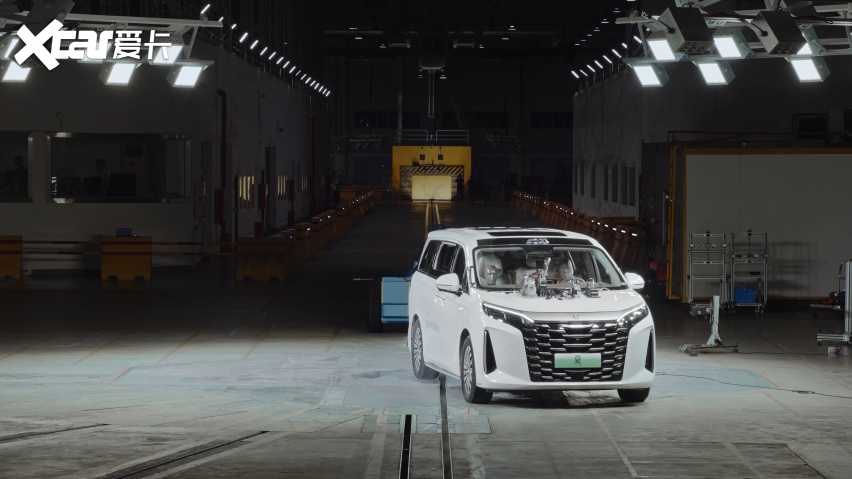 比亚迪夏是疯了吗？安全做到了不止国标