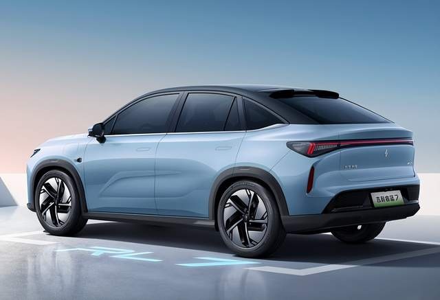 智能后驱轿跑SUV ——睿蓝7开启预售 搭双芯片 诚意拉满