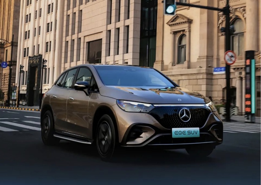 迈巴赫EQS SUV、电动大G等纯电新车齐亮相,加速触电的奔驰太可了!
