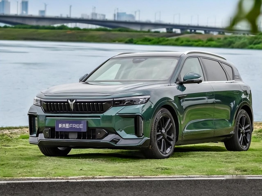为什么说买增程混动SUV，全新岚图FREE是绕不过的一台车