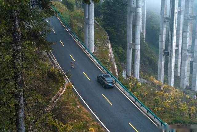 寻访先辈足迹 重走长征路线 看川西最美风景