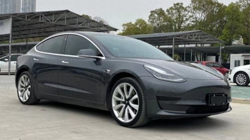 1年亏5万，9月可能换代，二手Model 3现在不值14万？