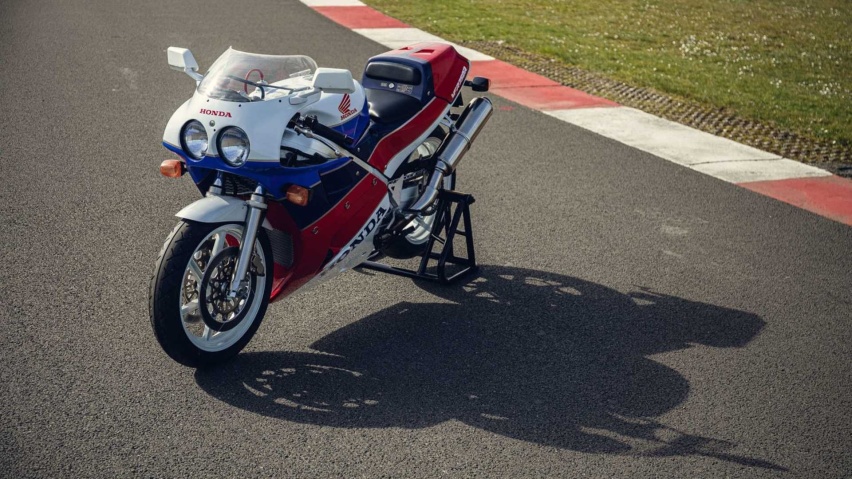 本田VFR750R RC30全新车，仅此一辆