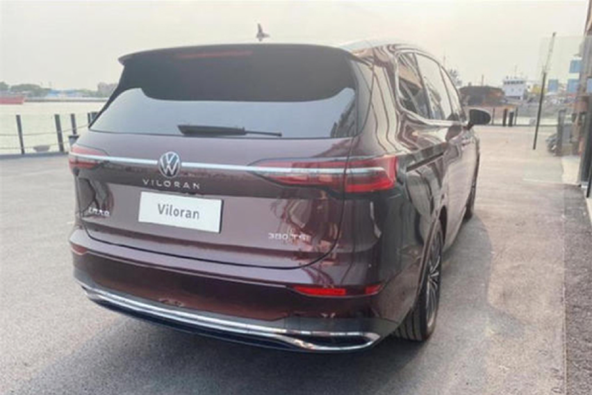 欲与GL8比高低 上汽大众全新MPV Viloran到店实拍