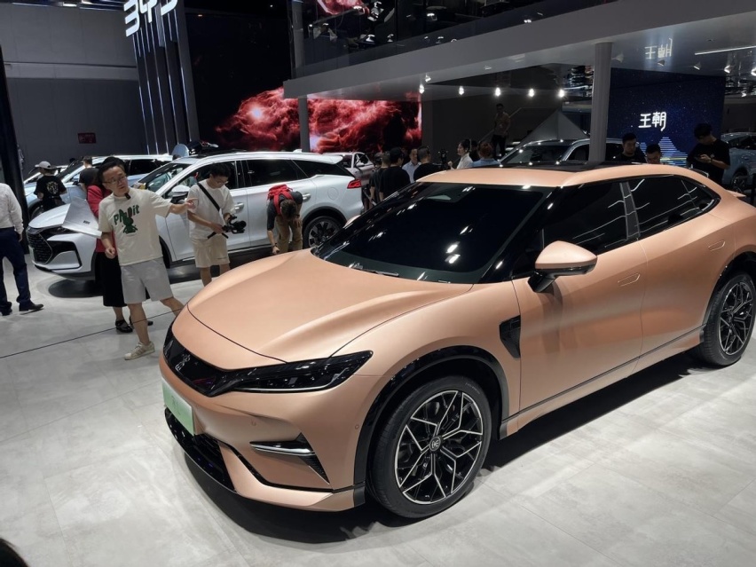 比亚迪最帅SUV!宋L有无框车门、电动尾翼等,这不比特斯拉好看?